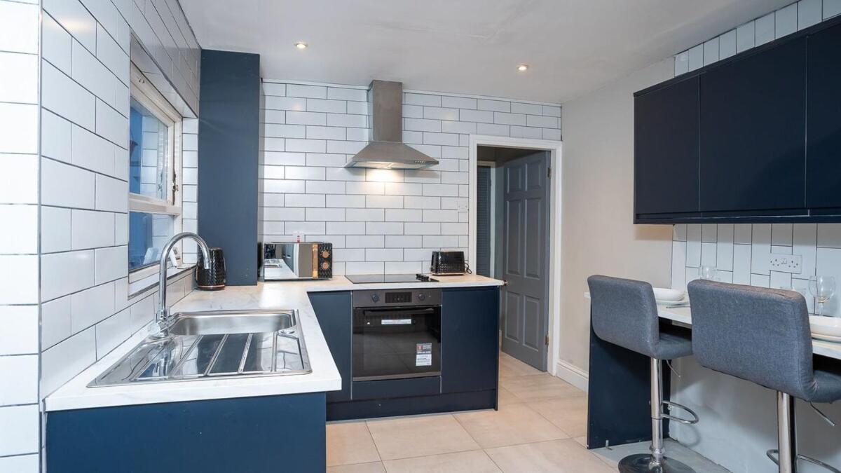 1 Bdr Apartment At Queens Uni By Belfast City Breaks Экстерьер фото