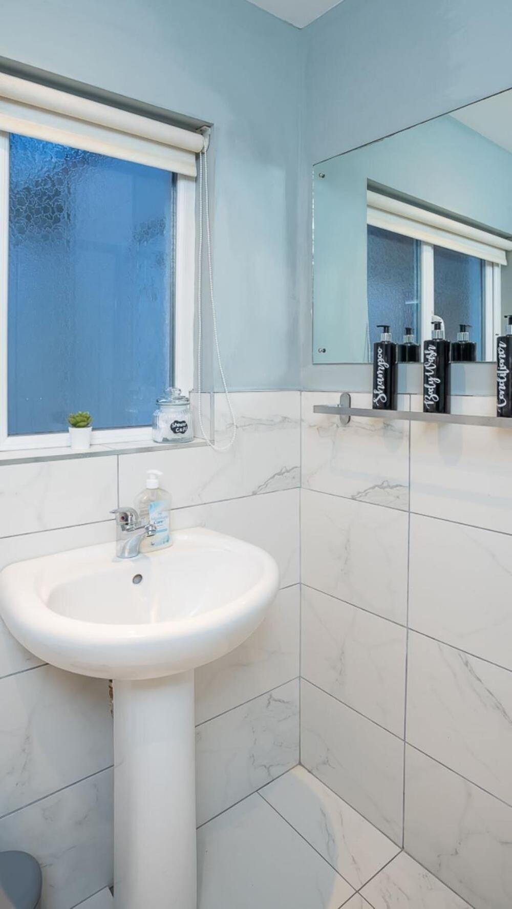 1 Bdr Apartment At Queens Uni By Belfast City Breaks Экстерьер фото