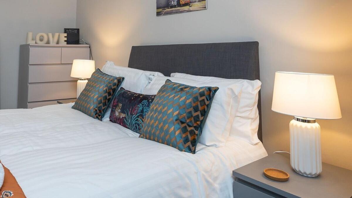 1 Bdr Apartment At Queens Uni By Belfast City Breaks Номер фото
